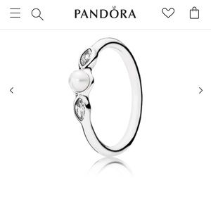 Pandora Petite Luminous Leaves Ring